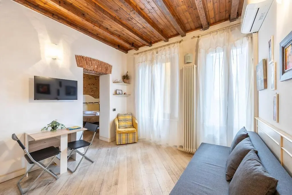 Colonne'S Nest - Cozy And Silent With Ac Lägenhet Milano