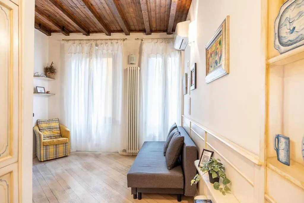 Colonne'S Nest - Cozy And Silent With Ac Lägenhet Milano